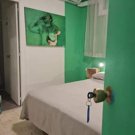 Maracuya House - Men Only Konukevi Torremolinos